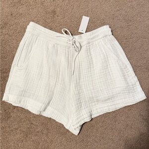 Lou & Grey White Shorts